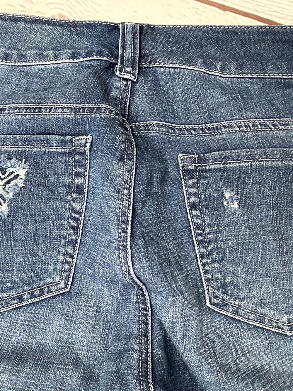 MELISSA MCCARTHY SEVEN7 slimming cropped blue jeans embroidered pockets size 16W - Picture 8 of 13